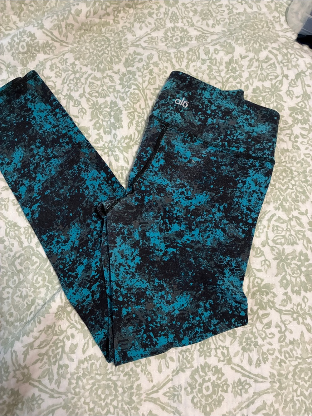 ALO Yoga  Teal and Black Marble Print Leggings